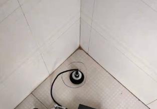 郫县卫生间漏水维修之 loft 夹层储藏室毗邻暗管渗水哪家好，推荐诚匠小爱修缮